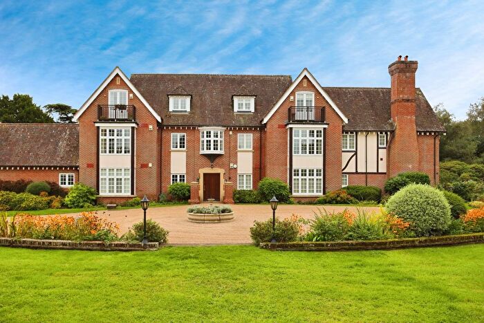 3 Bedroom Flat For Sale In Moor Hill, Hawkhurst, Cranbrook, Kent, TN18