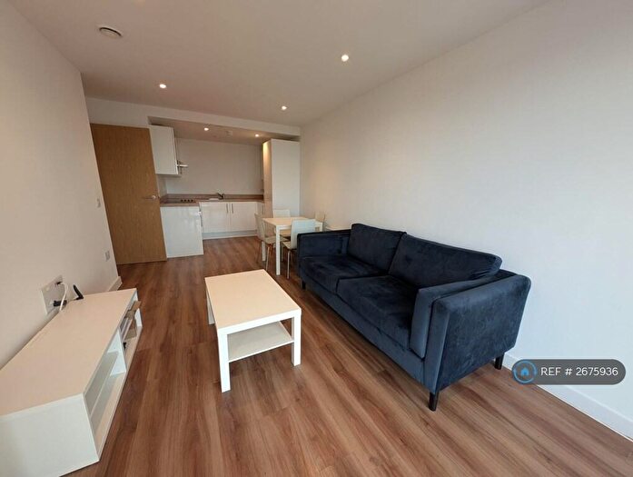 2 Bedroom Flat To Rent In Trafford Road, Salford, M5