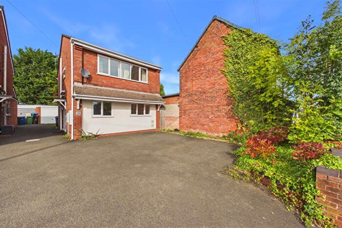 3 Bedroom Detached House For Sale In Hagley Road, Halesowen, B63