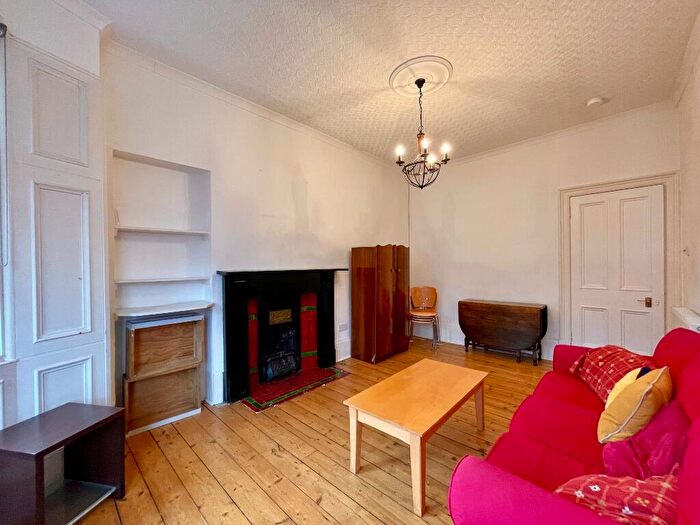 2 Bedroom Flat To Rent In Mount Stuart Street, Glasgow, G41