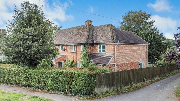 4 Bedroom Semi-Detached House For Sale In Castleview Road, Chiseldon, SN4