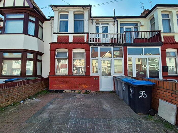 Studio To Rent In Lonsdale Avenue, Wembley, HA9