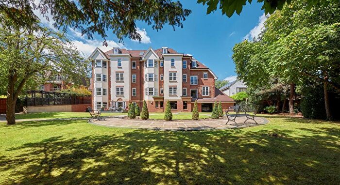 3 Bedroom Flat For Sale In Holders Hill Road, Ullswater Court, NW4