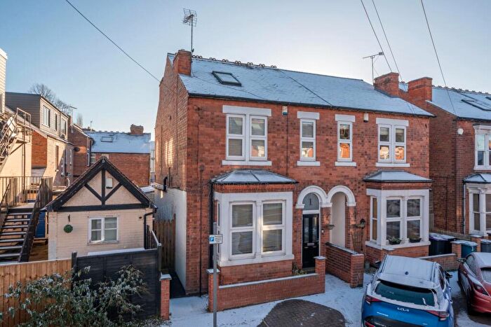 3 Bedroom Semi Detached House For Sale In Hardwick Grove, West Bridgford, Nottingham, NG2