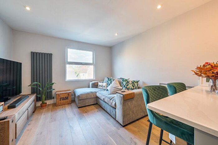1 Bedroom Flat To Rent In Fulham Palace Road, London, SW6