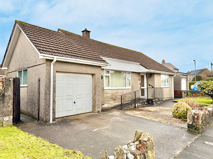 2 Bedroom Detached Bungalow For Sale In Tavistock, PL19