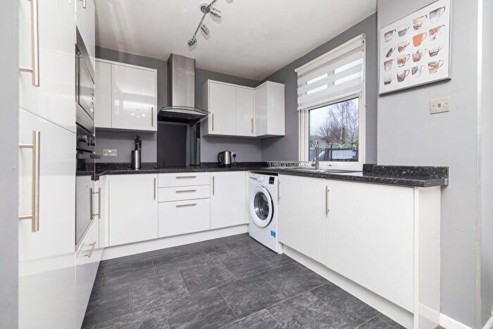 2 Bedroom End Of Terrace House To Rent In Whitfield Terrace, Dundee, DD4