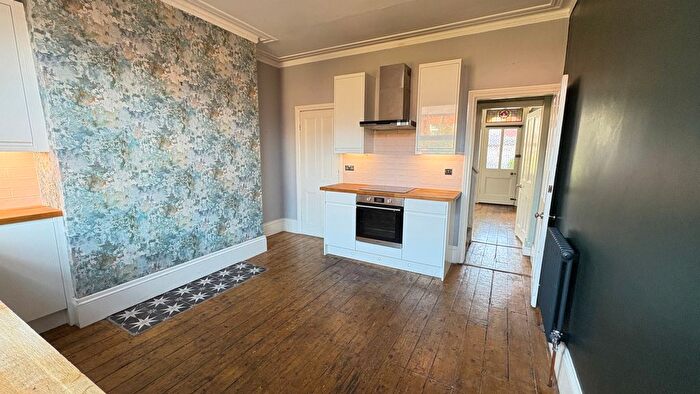 3 Bedroom Terraced House To Rent In Parkfield Mount, Beeston, Leeds, LS11