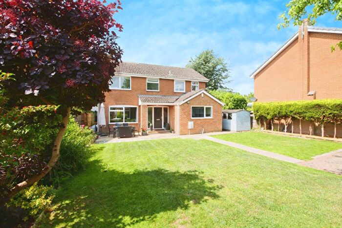 4 Bedroom Detached House For Sale In Grange Close, Skelton, York, YO30