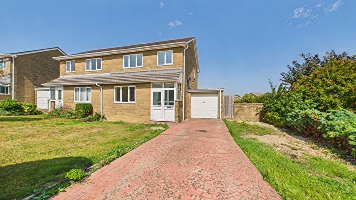 3 Bedroom Semi-Detached House For Sale In Summer Shard, South Petherton, TA13