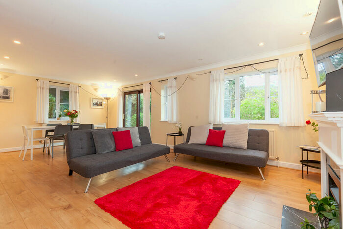 3 Bedroom Detached House To Rent In Pitts Road, Headington, OX3