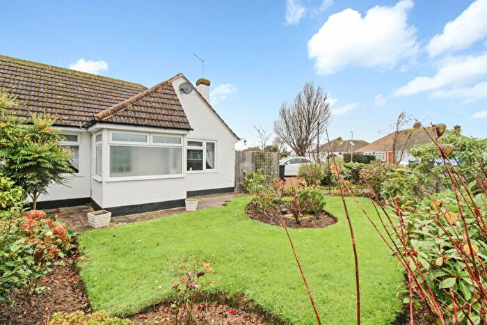 2 Bedroom Terraced Bungalow For Sale In Poplar Drive, Herne Bay, CT6