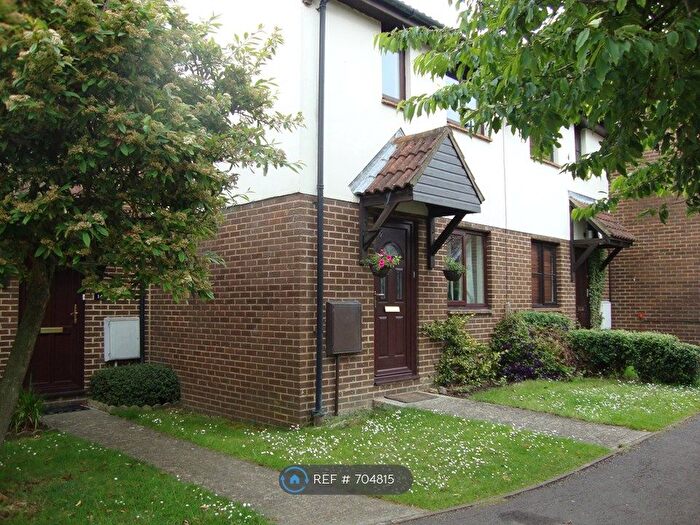 2 Bedroom Terraced House To Rent In Buckingham Road, Chippenham, SN15