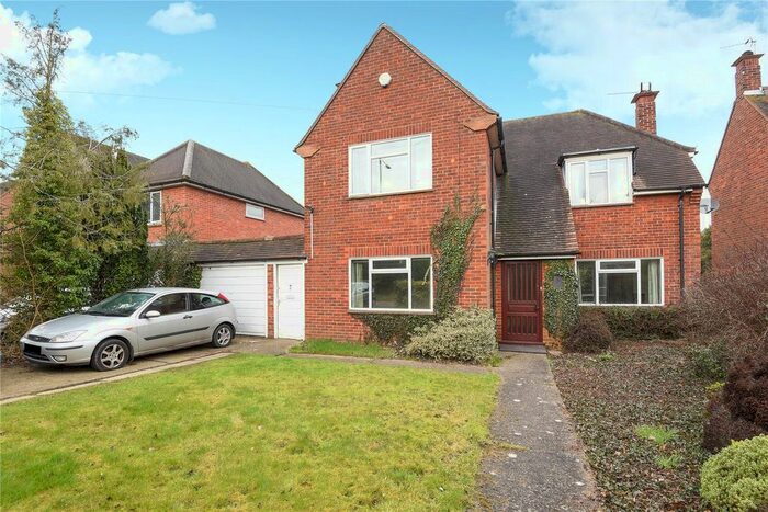 3 Bedroom Detached House To Rent In Hawthorn Way, Sonning, Berkshire, RG4
