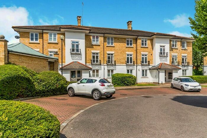 1 Bedroom Flat To Rent In Kingswood Drive, Sutton, Surrey, SM2