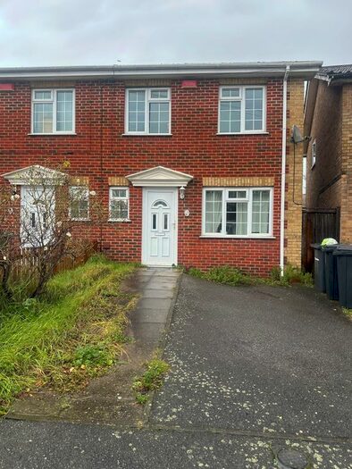 3 Bedroom Semi-Detached House To Rent In Eddystone Road, London, SE4