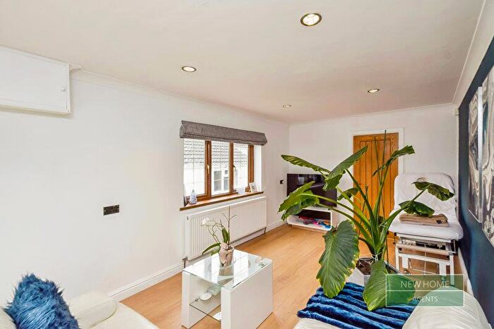 4 Bedroom Detached House For Sale In Waterloo Road, Capel Hendre, Ammanford, SA18