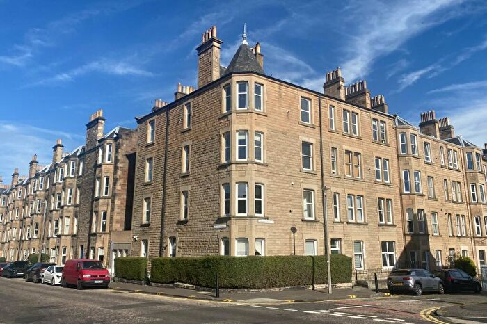 1 Bedroom Flat To Rent In Merchiston Grove, Edinburgh, EH11