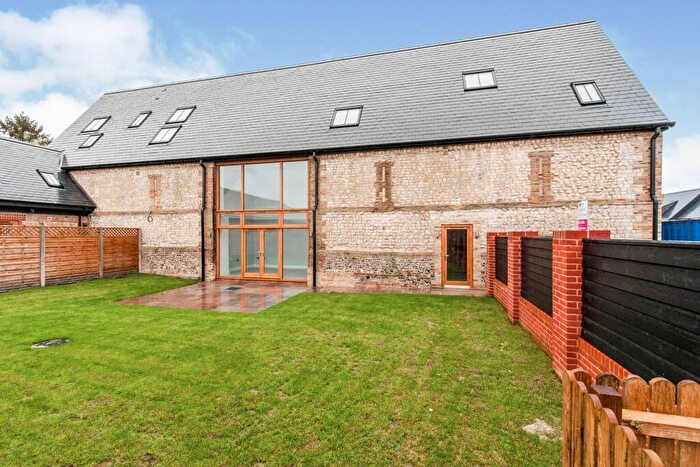 4 Bedroom Barn Conversion To Rent In Hall Farm Close, Feltwell, Thetford, IP26