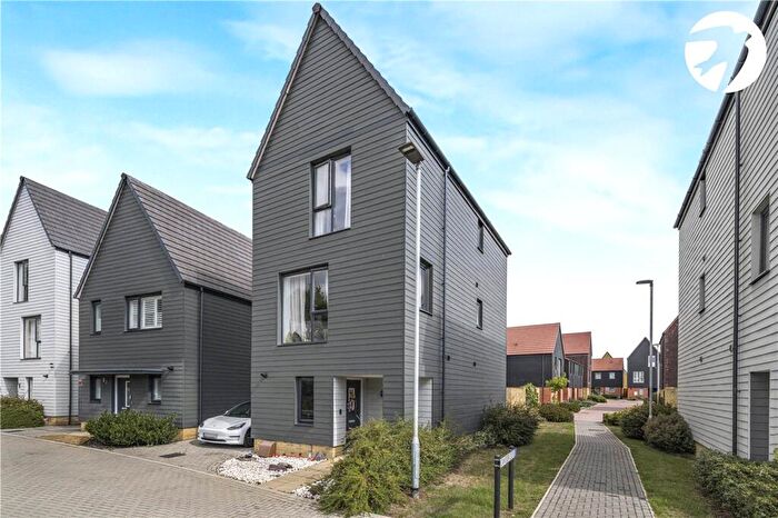 3 Bedroom Detached House For Sale In Allington Lane, Western Cross, Ebbsfleet Valley, Swanscombe, DA10