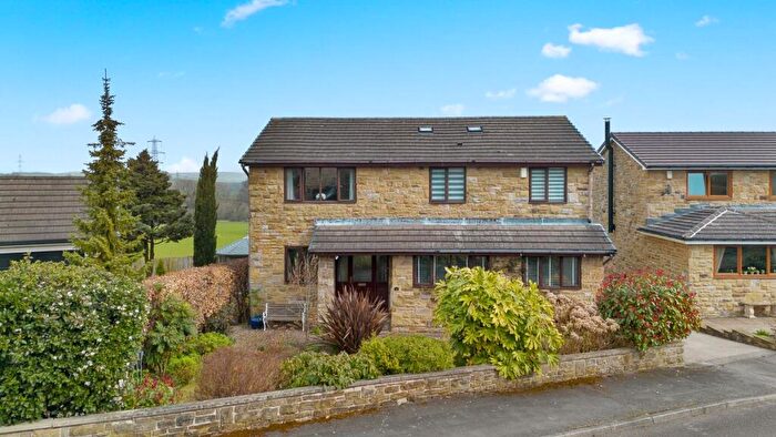 4 Bedroom Detached House For Sale In Whinmoor View, Silkstone, S75