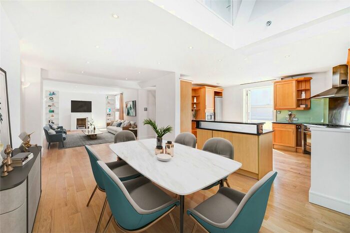 2 Bedroom Flat To Rent In Queens Gate Terrace, South Kensington, SW7