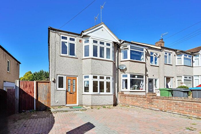 3 Bedroom End Of Terrace House To Rent In Hobbs Hill, , Hemel Hempstead, HP3