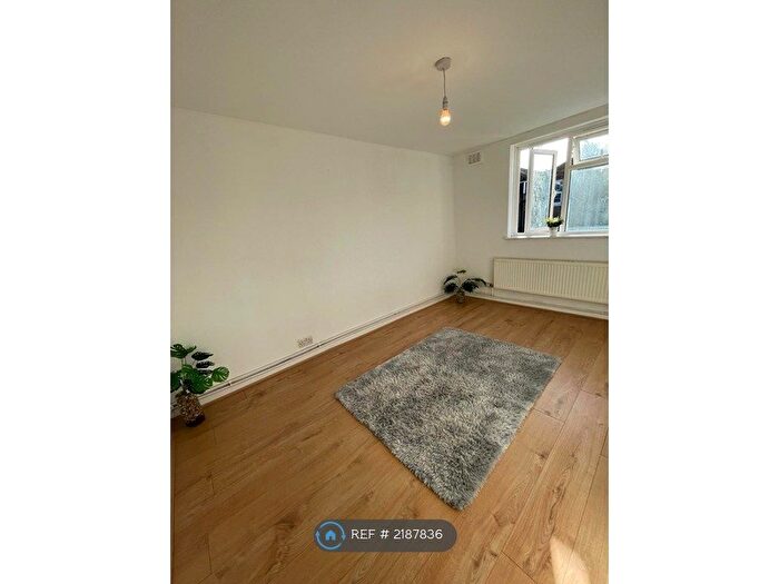 3 Bedroom Flat To Rent In Portnall Road, London, W9