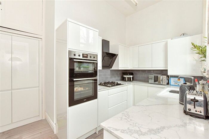 4 Bedroom Flat For Sale In Festing Road, Southsea, Hampshire, PO4