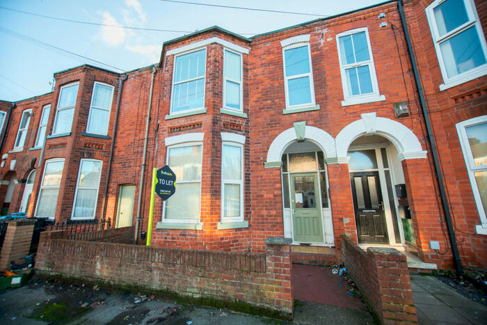 1 Bedroom Flat To Rent In Ash Grove, Beverley Road, Hull, East Riding Of Yorkshire, HU5