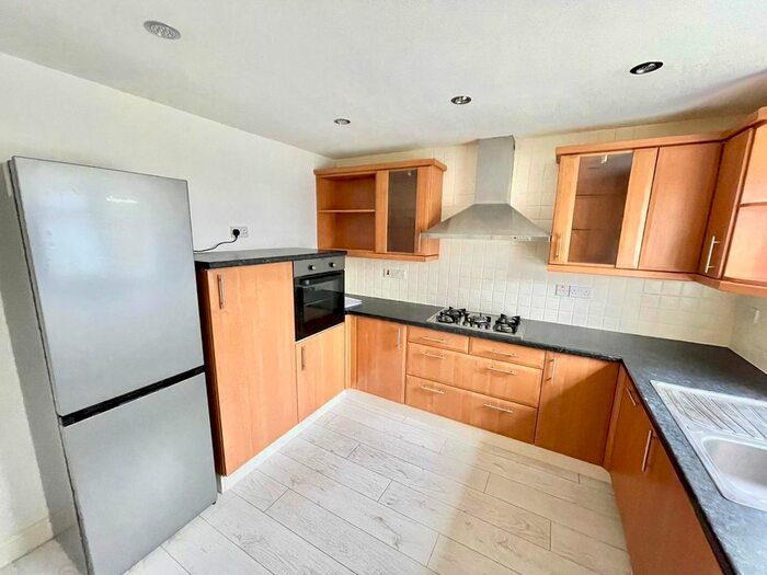 2 Bedroom Flat To Rent In Hughenden Road, St.Albans AL4