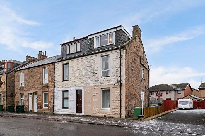 2 Bedroom Flat For Sale In Paris Street, Grangemouth, FK3