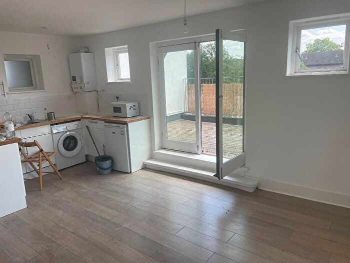 2 Bedroom Flat To Rent In Rollins Street, London, SE15