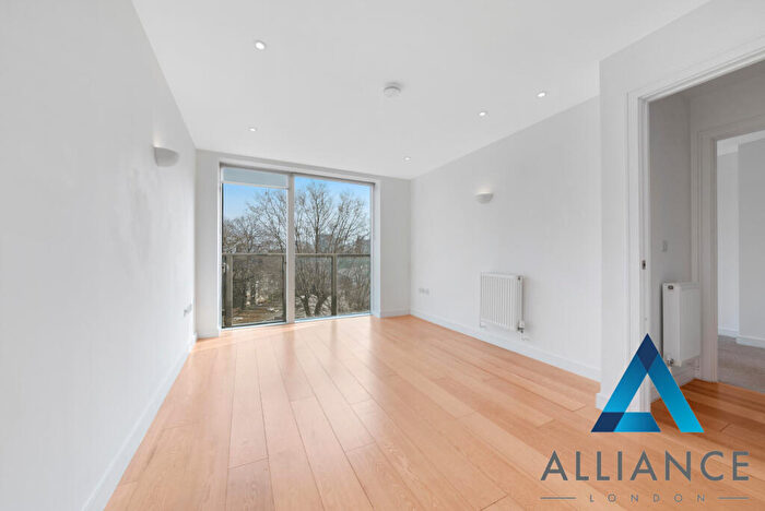 1 Bedroom Flat To Rent In Sotherby Court, Sewardstone Road, Bow, E2