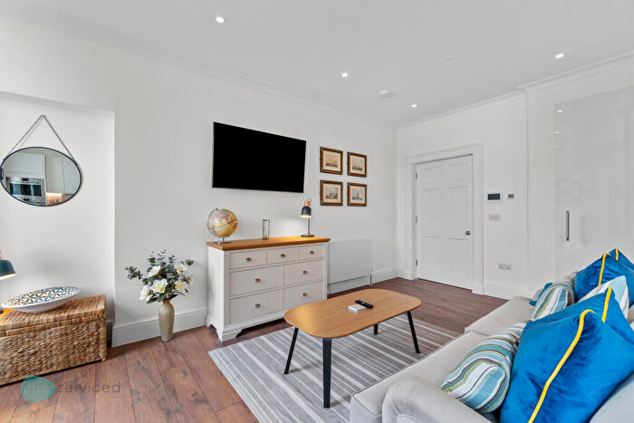 1 Bedroom Apartment To Rent In Flat Admiralty House, PL1