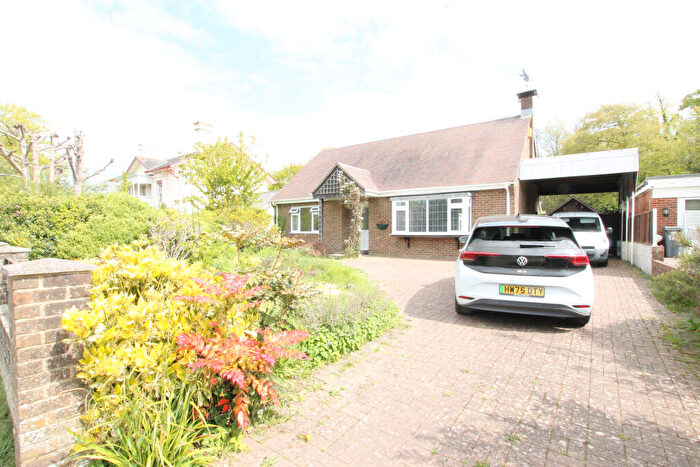 3 Bedroom Apartment To Rent In York Avenue, East Cowes, Isle Of Wight, PO32