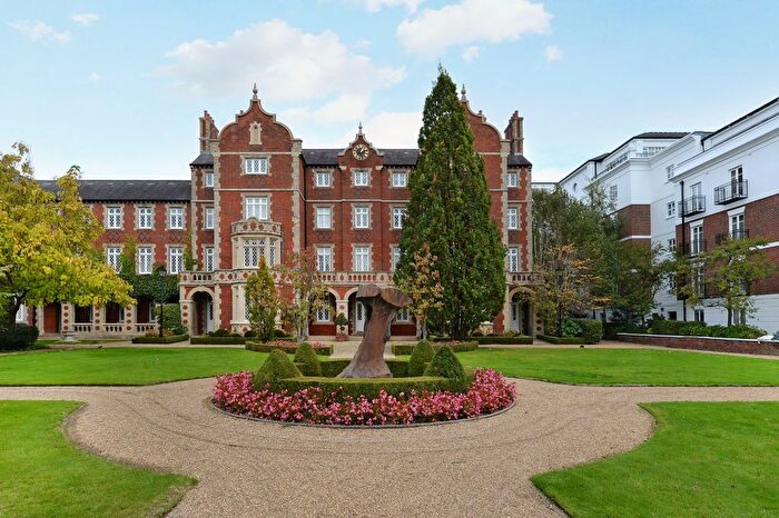2 Bedroom Flat To Rent In Stone Hall Gardens, London, W8