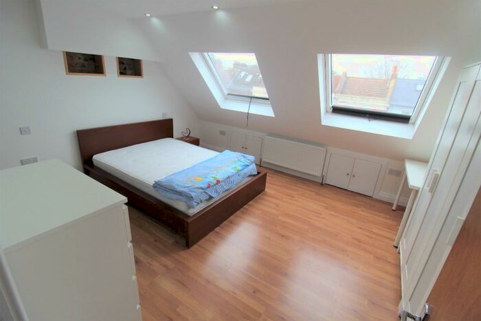 5 Bedroom Terraced House To Rent In Avondale Road, London, N15