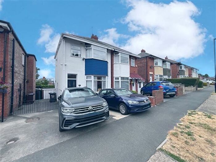 3 Bedroom Semi Detached House For Sale In Handsworth Crescent, Sheffield, S9
