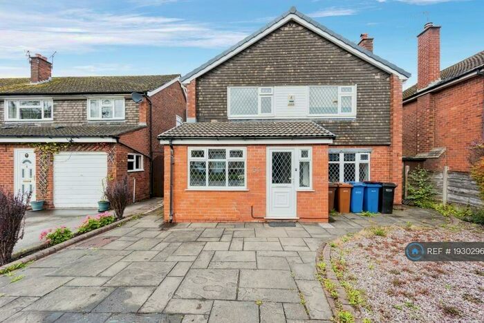 5 Bedroom Detached House To Rent In Lyndhurst Avenue, Hazel Grove, Stockport, SK7