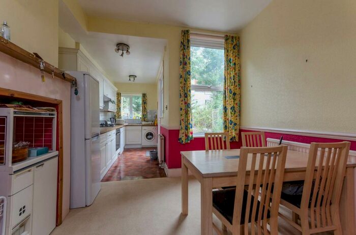 3 Bedroom House To Rent In Chislehurst Avenue, Finchley, London, N12