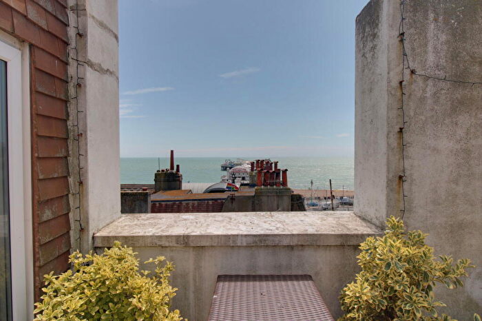 2 Bedroom Flat For Sale In Old Steine, Brighton, BN1