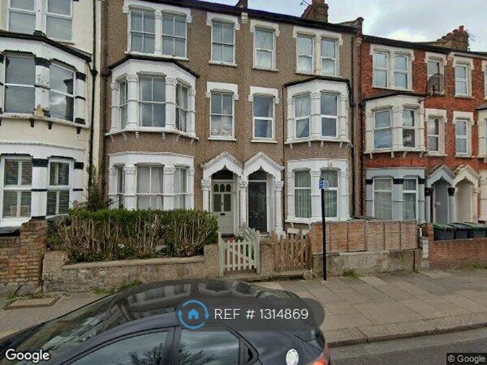 1 Bedroom Flat To Rent In White Hart Lane, White Hart Lane N17