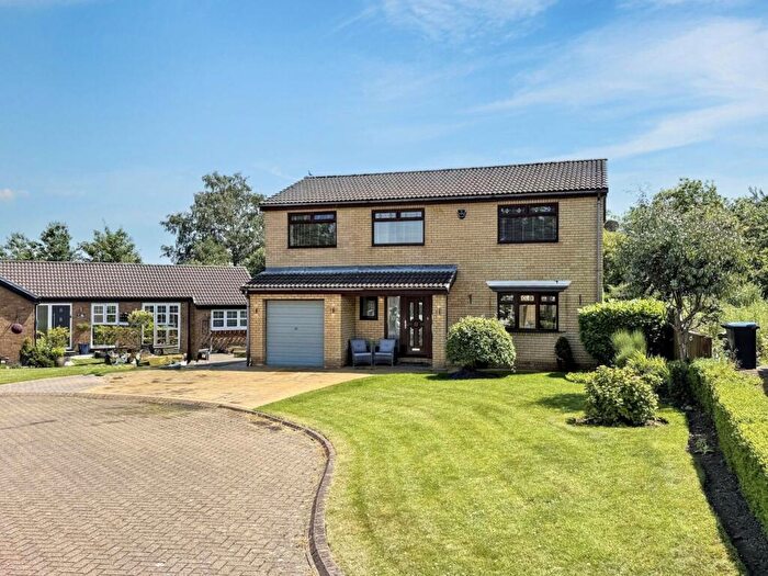 4 Bedroom Detached House For Sale In Lumley Drive, Oakerside Park, Peterlee, Durham, SR8