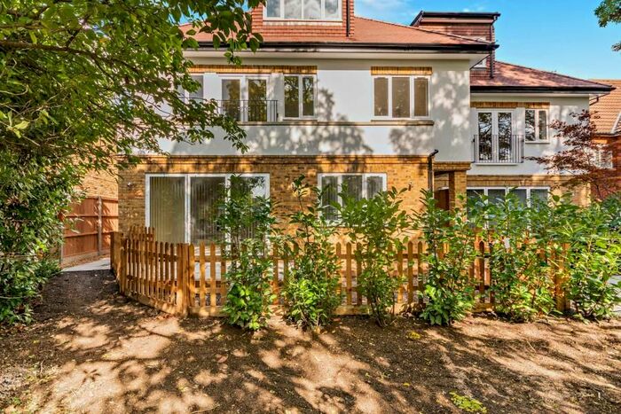 1 Bedroom Flat To Rent In Ickenham, Uxbridge, UB10