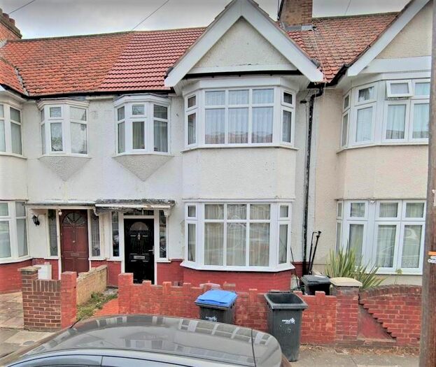 3 Bedroom Terraced House To Rent In Causeyware Road, London, N9