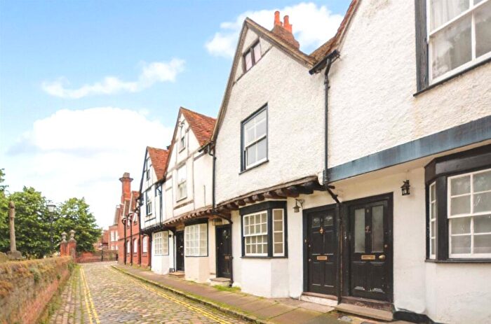 3 Bedroom House To Rent In Parsons Fee, Aylesbury, HP20