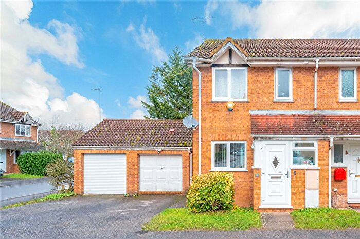 3 Bedroom End Terrace House For Sale In Milburn Drive, Yiewsley, West Drayton, UB7