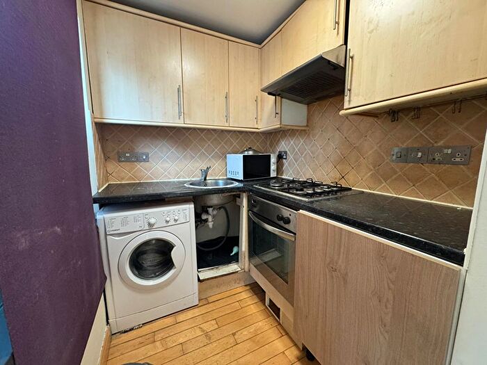 1 Bedroom Flat To Rent In Hounslow, TW5