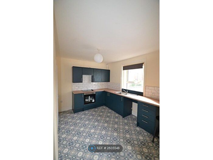 2 Bedroom Flat To Rent In St, Lincoln, LN5